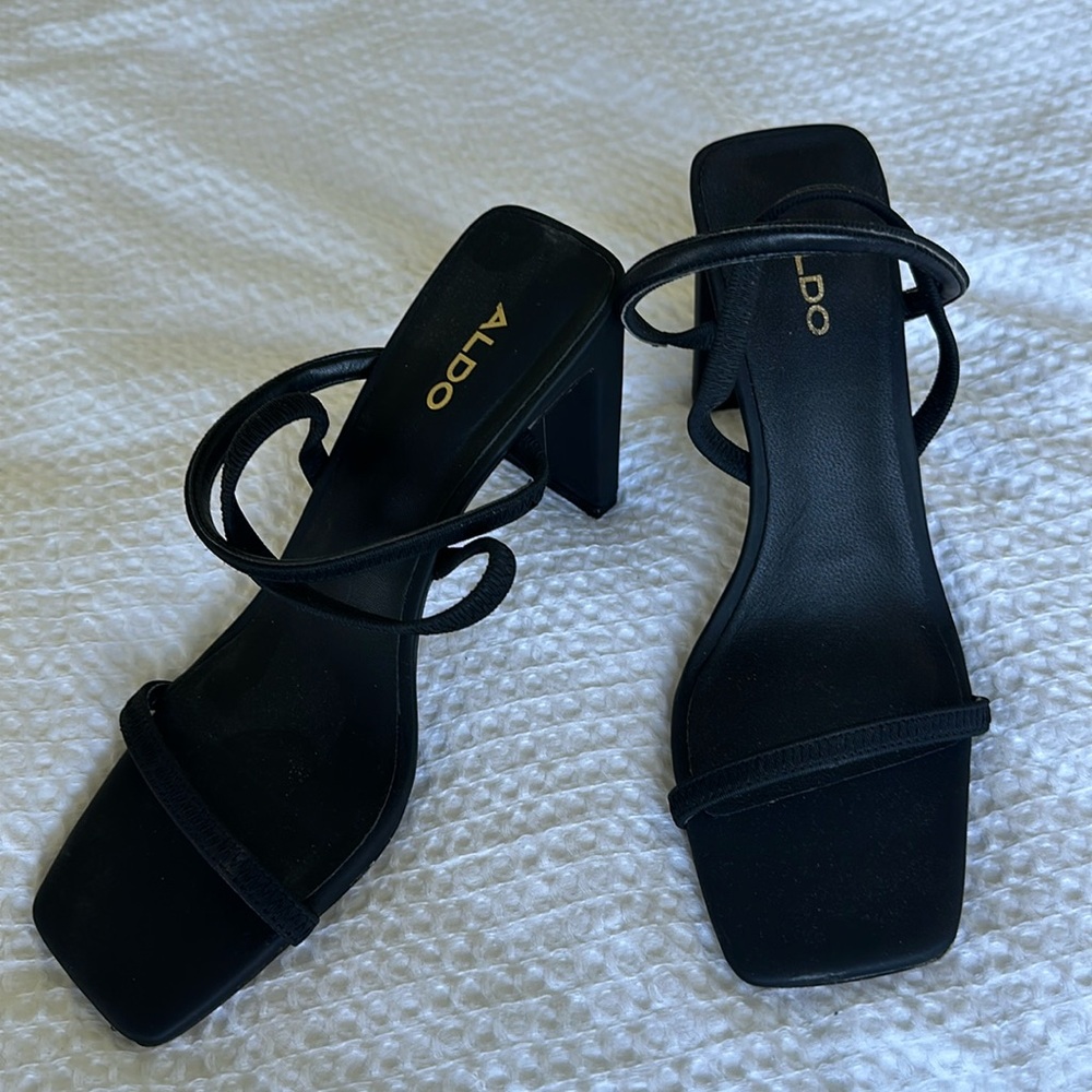 Aldo Black Strappy 4” Heels Size 7.5